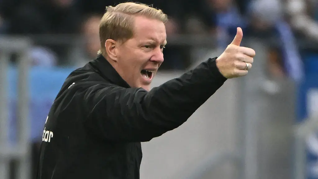 Timo-Schultz-der-Trainer-des-FC-St-Pauli