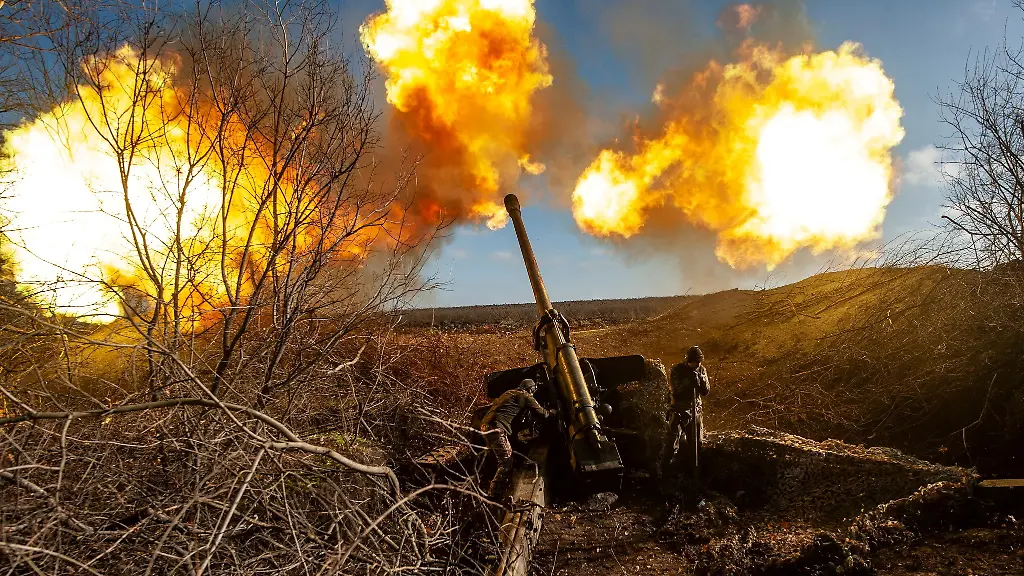 2022-11-11T191150Z-613147845-RC2SJX9J0BCR-RTRMADP-3-UKRAINE-CRISIS-SOLEDAR