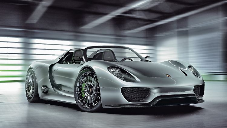 Die Studie 918 Spyder stellt die Technik, die künftig in alle Baureihen von Porsche Einzug halten soll.