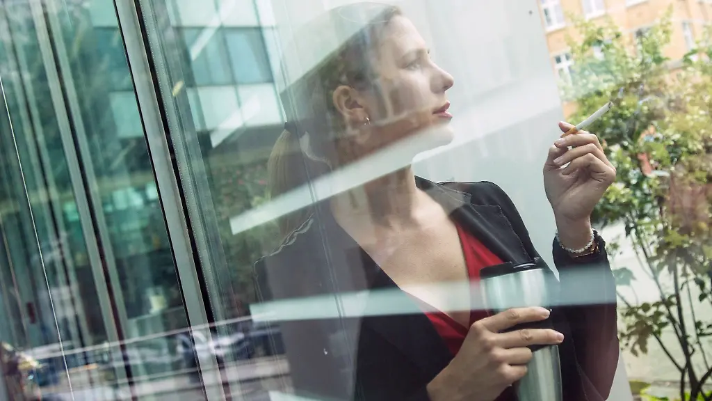 Da-reicht-die-Raucherpause-laengst-nicht-aus-Manche-Menschen-haben-einen-Hang-zum-ausgedehnten-Gruebeln-Im-Job-kann-das-hemmen