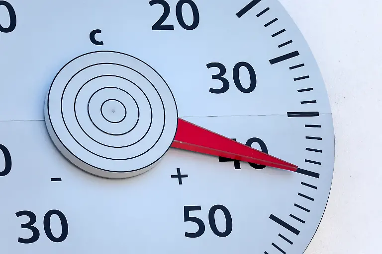 2022-07-19T153402Z-2144111347-RC22FV9F6A3Y-RTRMADP-3-EUROPE-WEATHER-GERMANY