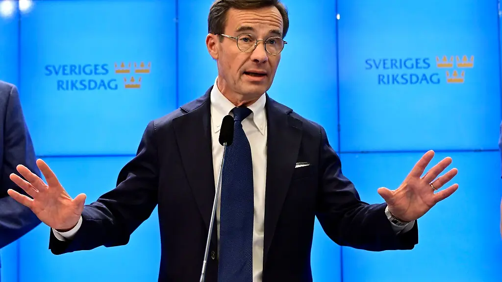 Ulf-Kristersson-spricht-im-Parlament-in-Stockholm