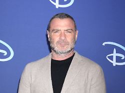 Schauspieler hat Migräne-Attacken: Liev Schreiber mit "massiven Kopfschmerzen" in Klinik