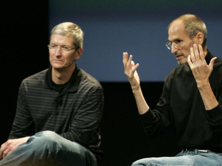 Konzernrelevante Nachfolgefrage: Steve Jobs, hier im Sommer 2010 an der Seite von Apple-COO Tim Cook (links, Archivbild).