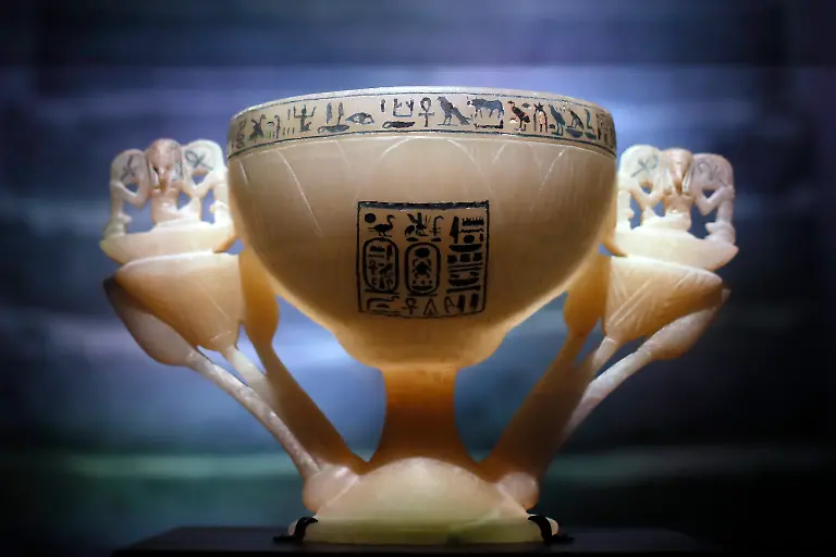 Paris-2019-Der-Lotoskelch-des-Tutanchamun