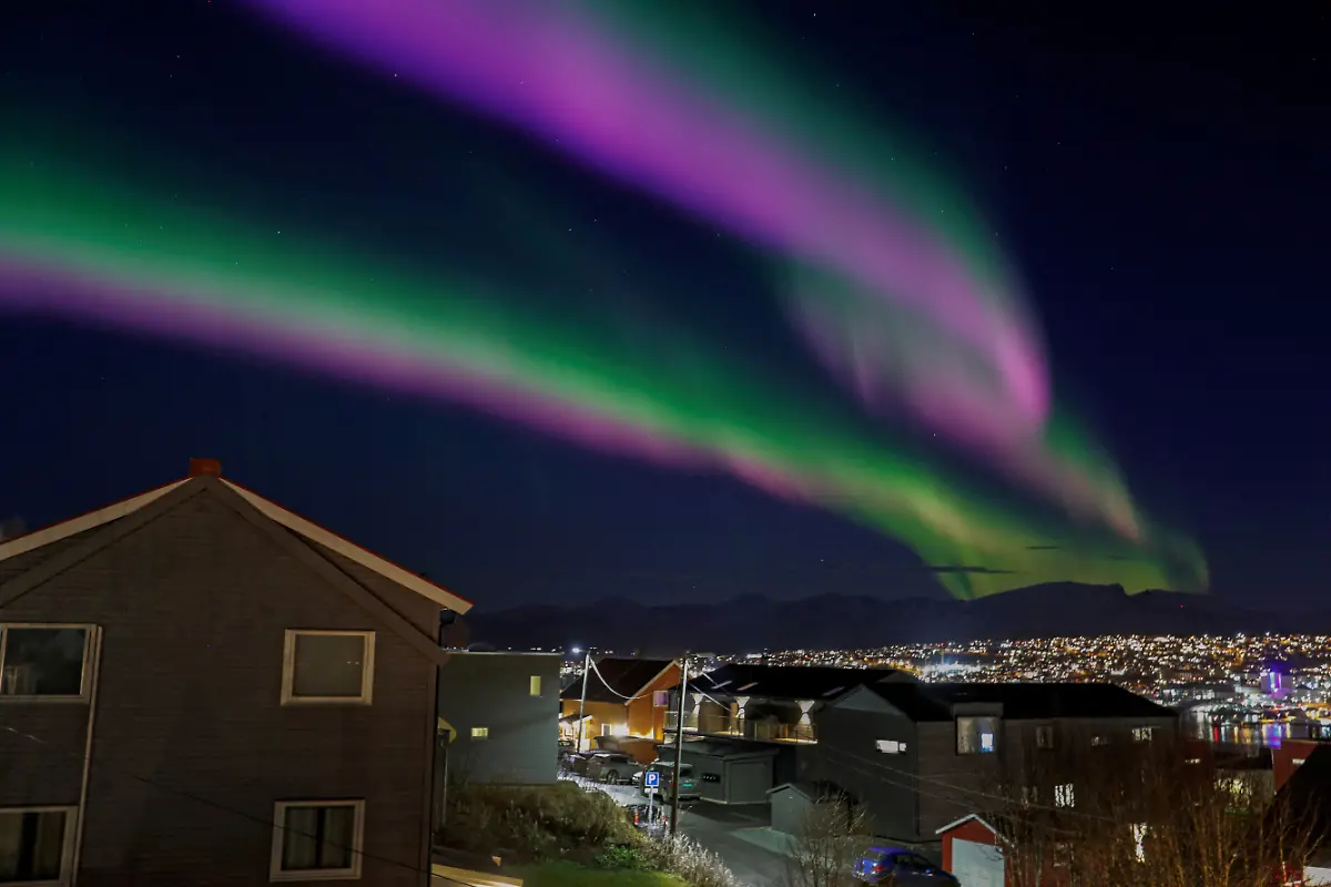 2022-11-02T205421Z-6584811-RC2TDX91302M-RTRMADP-3-NORWAY-NORTHERN-LIGHTS