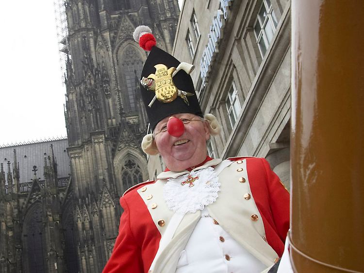 So besser nicht hinters Steuer: Bei Verkehrskontrollen drohen zehn Euro Strafe.