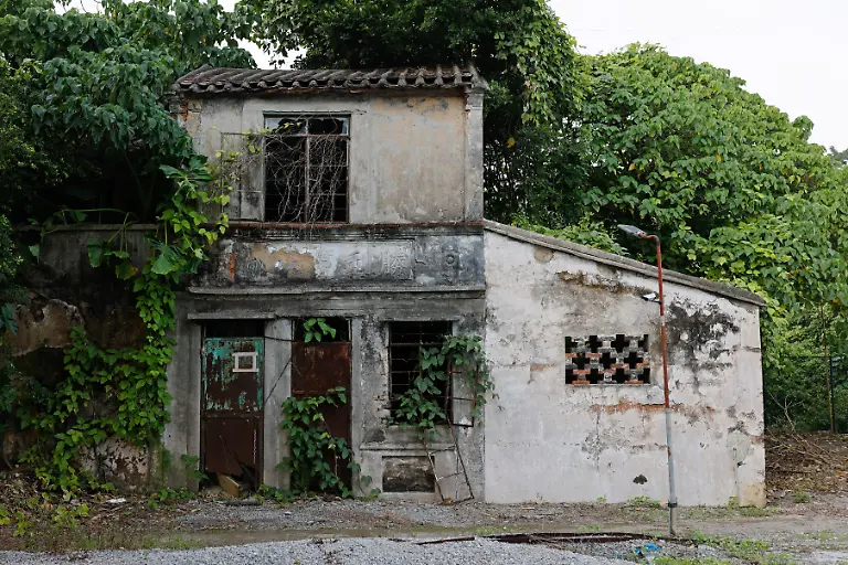 2022-10-18T230151Z-1470531284-RC2L5W9QF4YQ-RTRMADP-3-HONGKONG-ISLAND