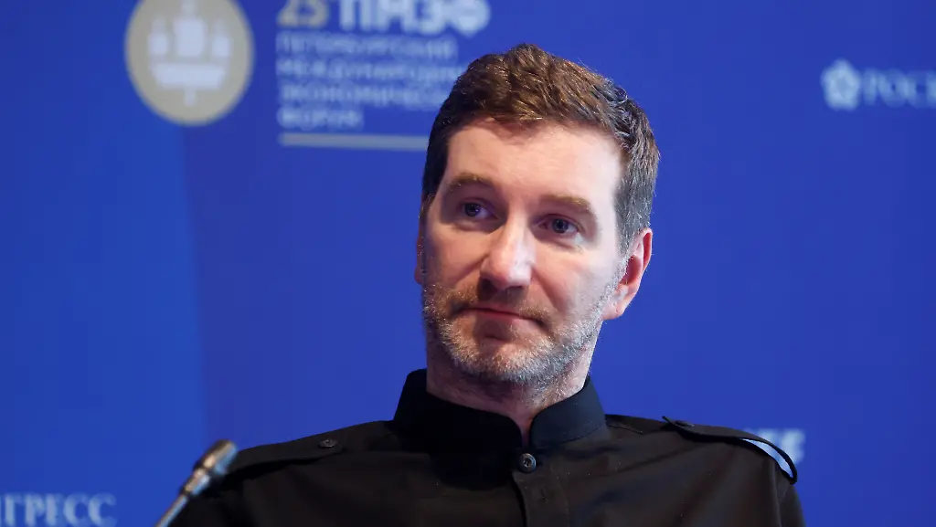 2022-06-16T092537Z-26170812-RC2XSU95M6DX-RTRMADP-3-RUSSIA-FORUM