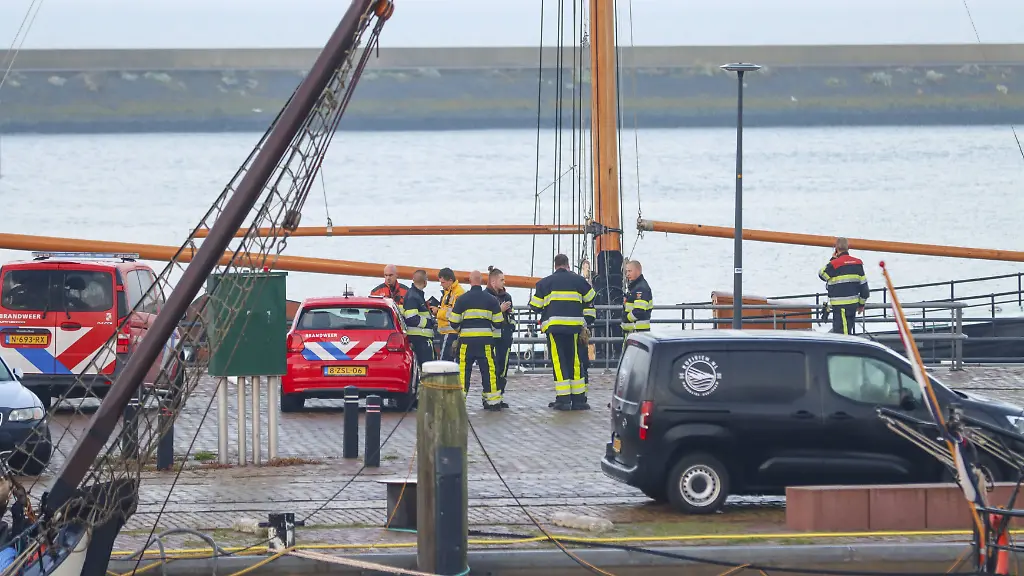 936b306d7a8e4adb4a0b7ee330e74f71