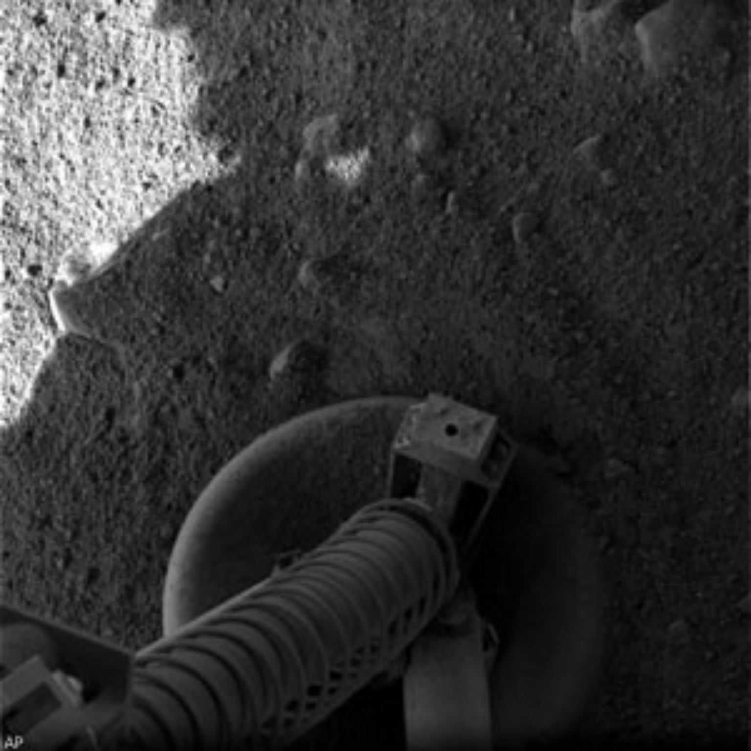 Es sind die ersten Bilder der US-Raumsonde "Phoenix" vom Mars.