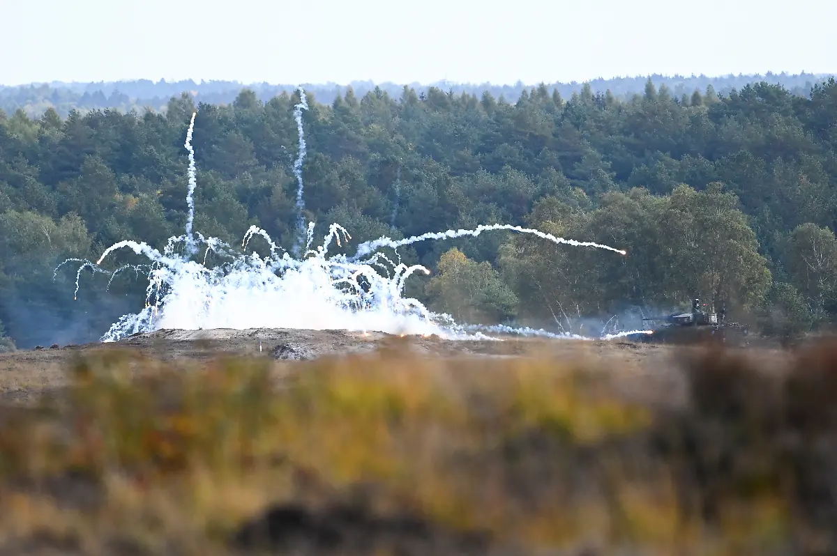 bdc0f27160cc36cd4effedc920eb26e5