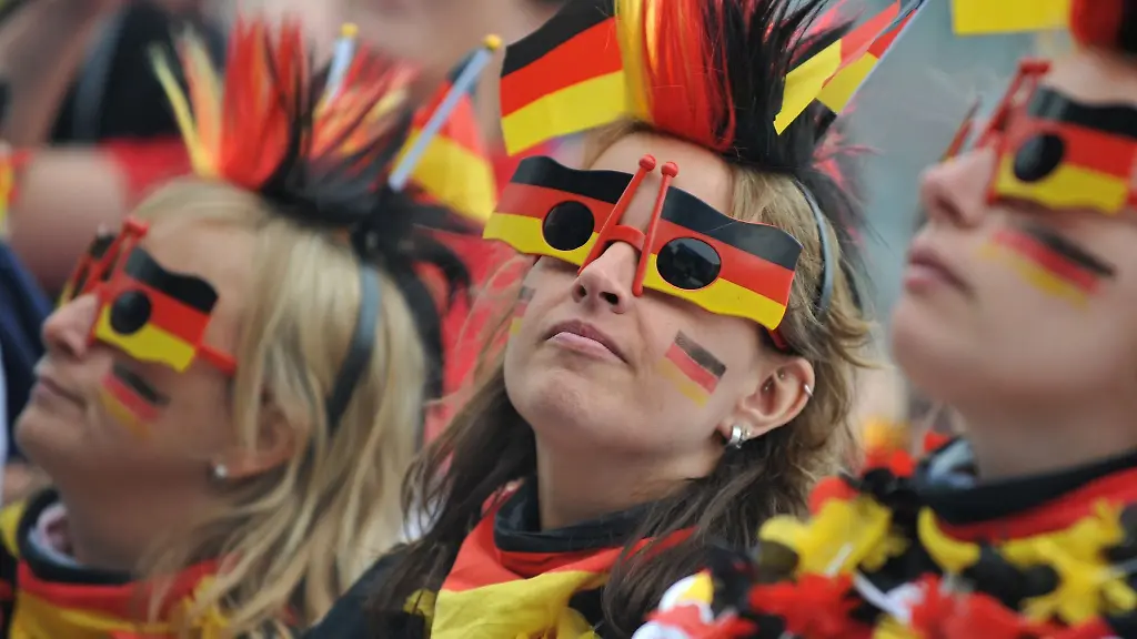 Deutsche-Fans-bei-einer-Public-Viewing-Veranstaltung