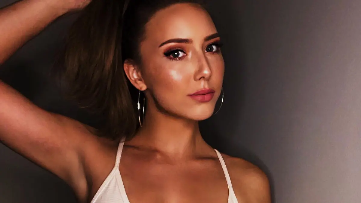 hailie-jade-scott-posiert