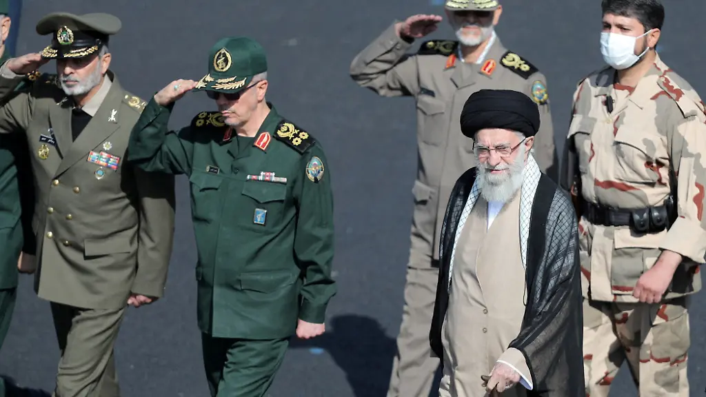 2022-10-12T142021Z-1564477381-RC2OTW9HV9IB-RTRMADP-3-IRAN-WOMEN