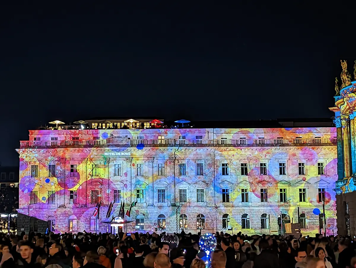 PXL-20221008-192458934