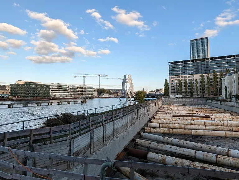 PXL-20221009-150936383