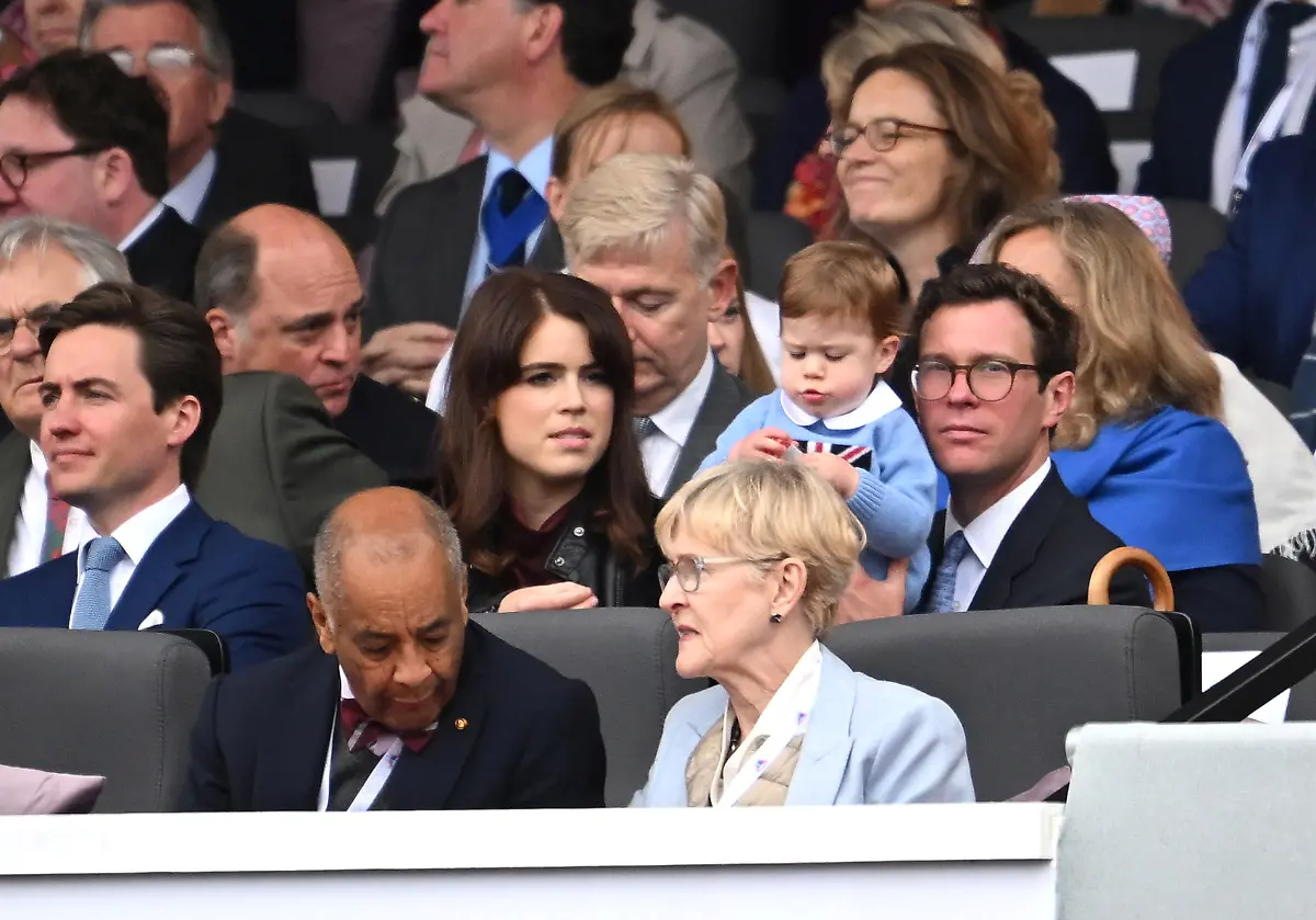 2022-06-05T204634Z-674706720-RC2ULU9IHD0X-RTRMADP-3-BRITAIN-ROYALS-PLATINUM-JUBILEE-PAGEANT