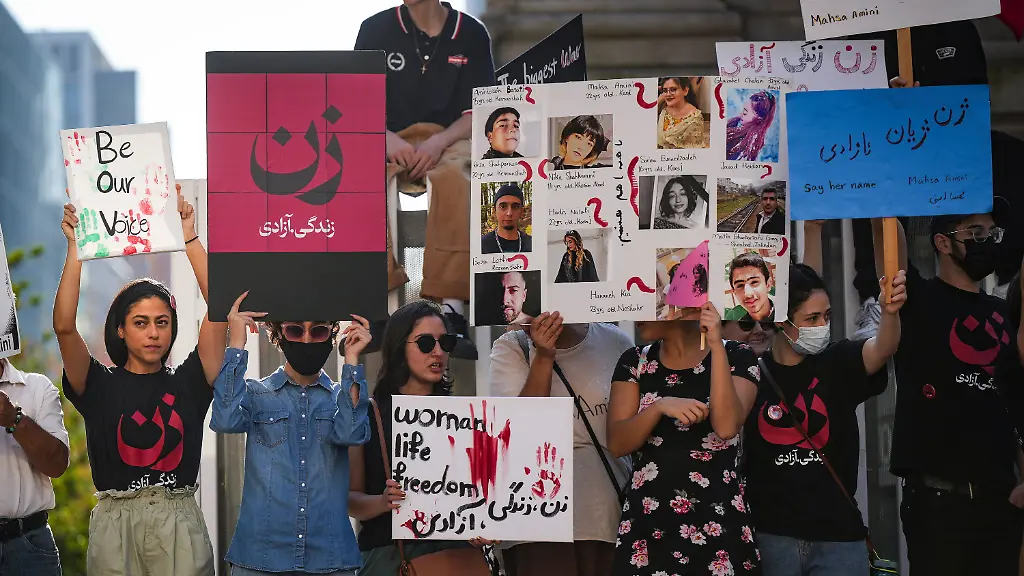 726a0aa6ed09a14775fa8910ee25e193