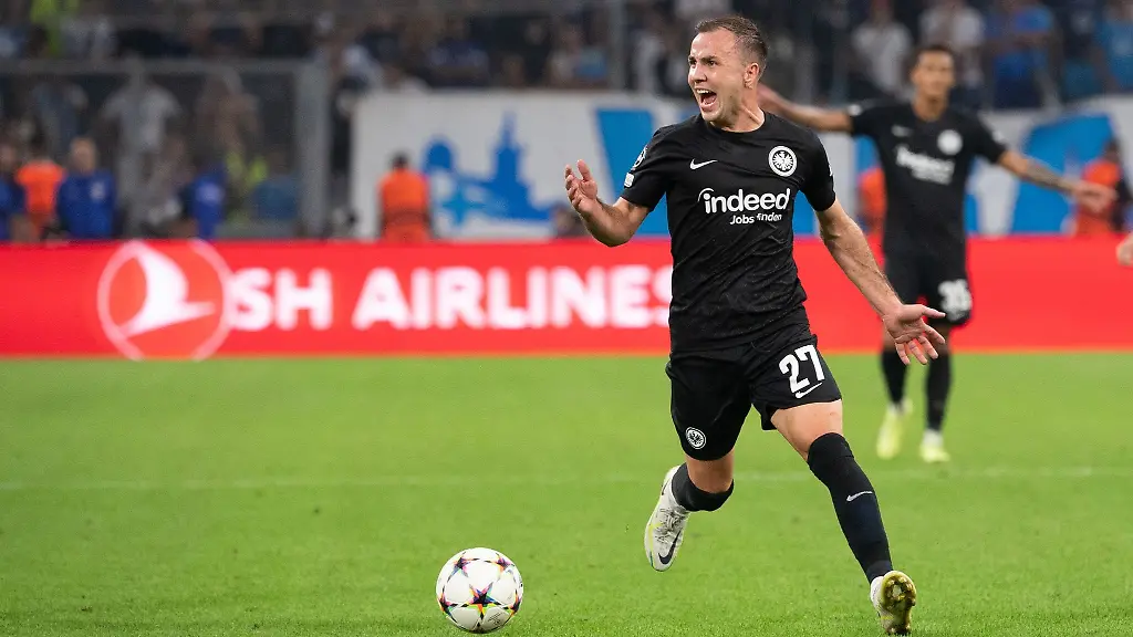 Frankfurts-Mario-Goetze-in-Aktion