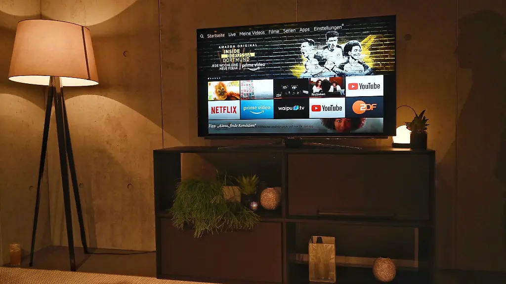 Egal-wie-sparsam-er-sein-mag-Ein-riesiger-Fernseher-bedeutet-am-Ende-immer-einen-hoeheren-Stromverbrauch-verglichen-mit-kleineren-Geraeten