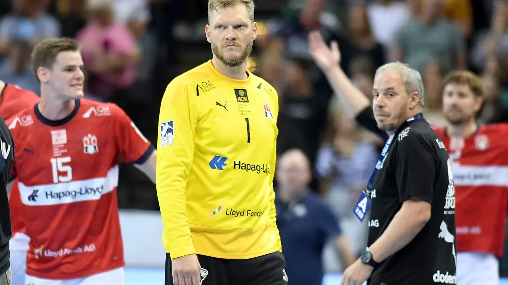 Torhueter-Johannes-Bitter-HSV-Handball-nach-dem-Spiel
