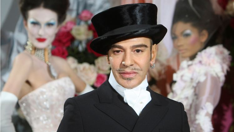 Optisch auf Stil bedacht, aber innerlich ...: John Galliano.