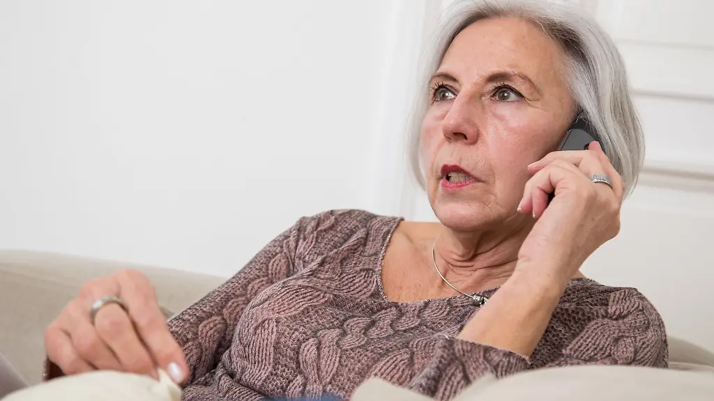 Vermuten-Sie-Betrueger-am-Telefon-Das-Beste-was-Sie-dann-tun-koennen-einfach-auflegen