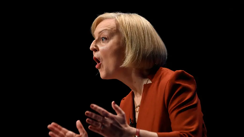 2022-10-05T104623Z-1585816498-RC2YUW9EI4Y3-RTRMADP-3-BRITAIN-POLITICS-CONSERVATIVES