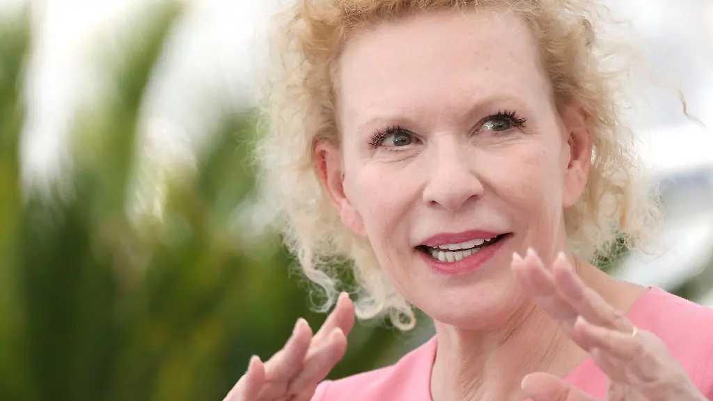 Sunnyi-Melles-Schauspielerin-aus-der-Schweiz-beim-Fototermin-fuer-den-Film-Triangle-of-Sadness-waehrend-des-75-Filmfestivals-in-Cannes