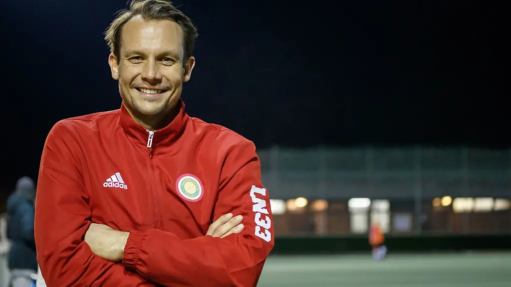 Der-derzeitige-Trainer-vom-Hamburger-Polo-Club-Matthias-Witthaus-laechelt