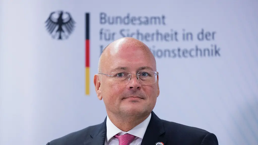 Arne-Schoenbohm-Praesident-des-Bundesamtes-fuer-Sicherheit-in-der-Informationstechnik-BSI