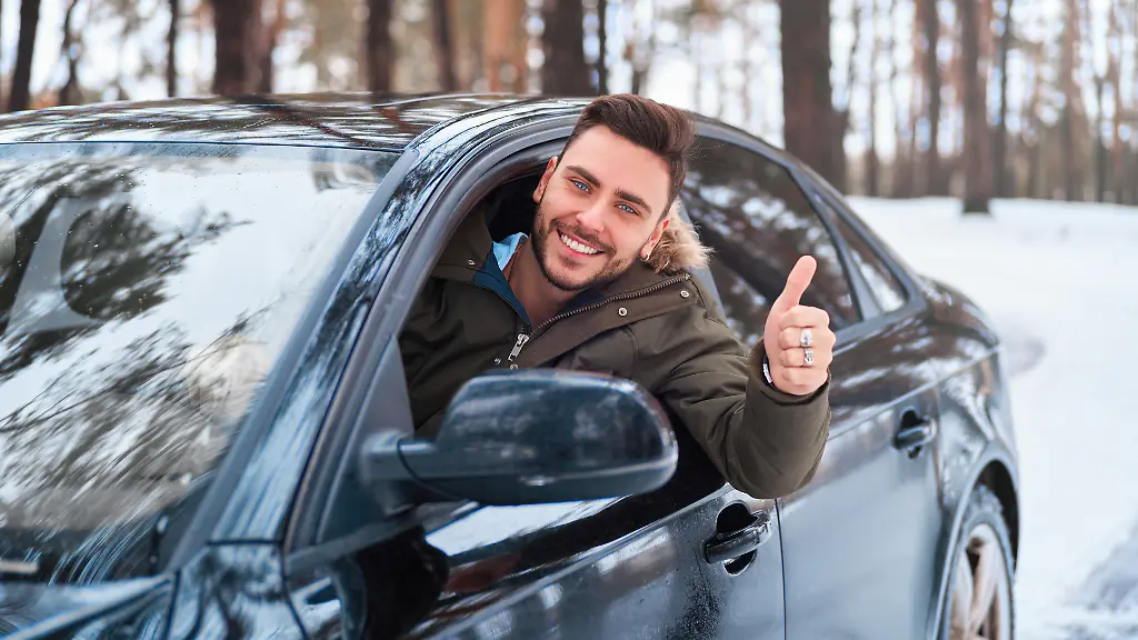 Diese-Modelle-ueberzeugen-im-Winterreifentest-2023-des-ADAC