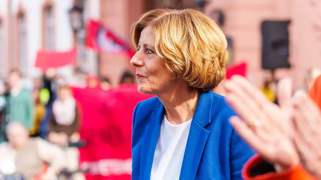 Malu-Dreyer-SPD-Ministerpraesidentin-von-Rheinland-Pfalz