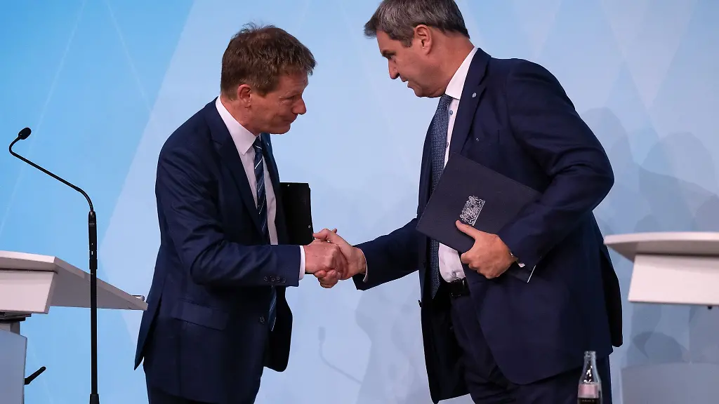 Richard-Lutz-l-Vorstandsvorsitzender-der-Deutschen-Bahn-AG-und-Markus-Soeder-CSU