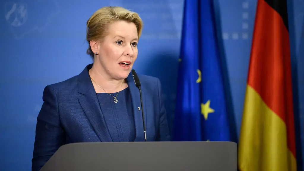 Franziska-Giffey-SPD-Regierende-Buergermeisterin-von-Berlin-aeussert-sich-bei-einer-Pressekonferenz