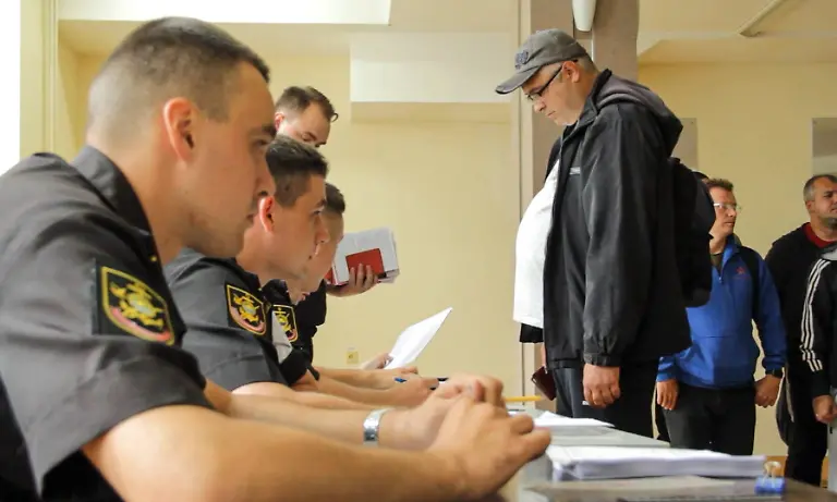 404bdd9d951ce87315f67ae4376cd801