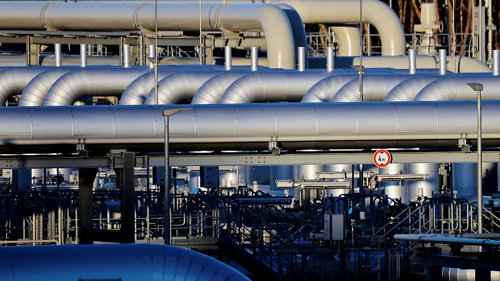 2022-03-08T120648Z-1211017145-RC2SXS9K84KF-RTRMADP-3-UKRAINE-CRISIS-NORDSTREAM2