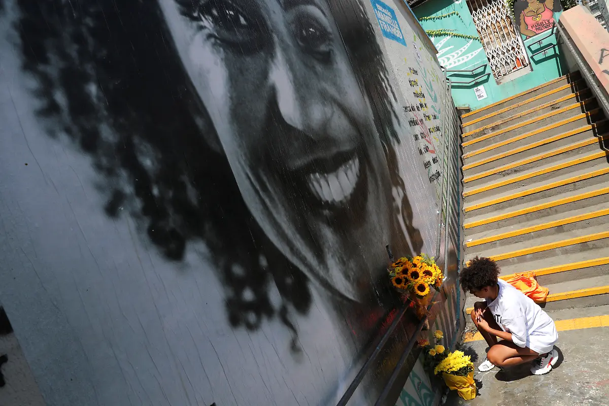 2020-11-26T184403Z-1-LYNXMPEGAP195-RTROPTP-4-BRAZIL-VIOLENCE-MARIELLE