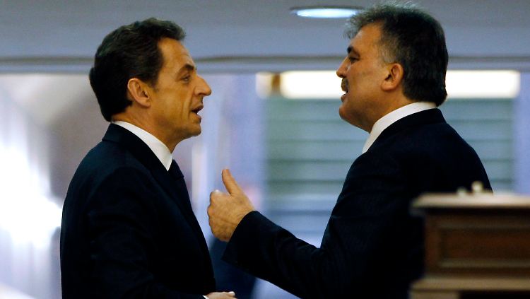 Dicke Luft zwischen Sarkozy (l) und Gül.