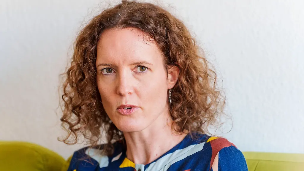 Lisa-Diener-geschaeftsfuehrende-Direktorin-des-Staedtetags-nimmt-an-einem-Interview-teil