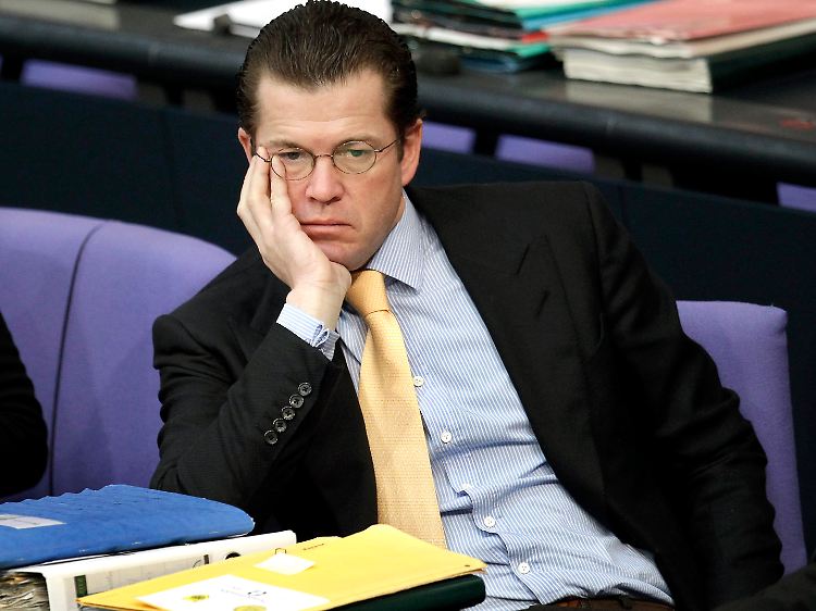 Guttenberg könnte derzeit als Jurist nicht arbeiten, weil er das zweite Staatsexamen nicht gemacht hat.