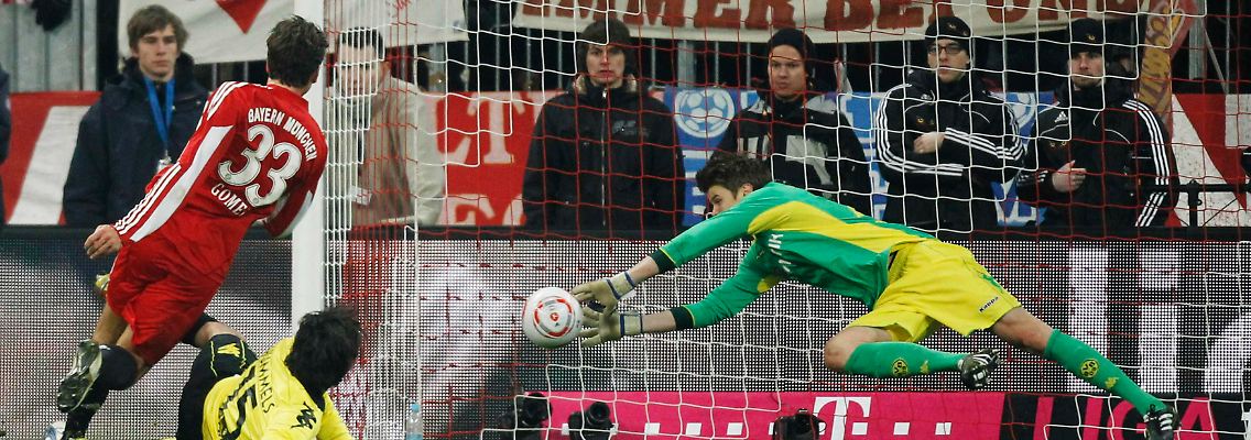 Glanztat von Mitchell Langerak: Dortmunds 22-jähriger Torwartdebütant hielt in der 75. Minute glänzend gegen Mario Gomez.