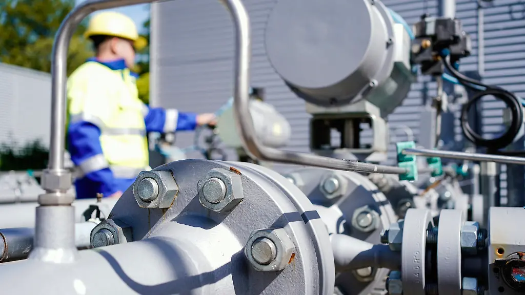 dc900ceeedad14ddda5ce323d1ece2cf