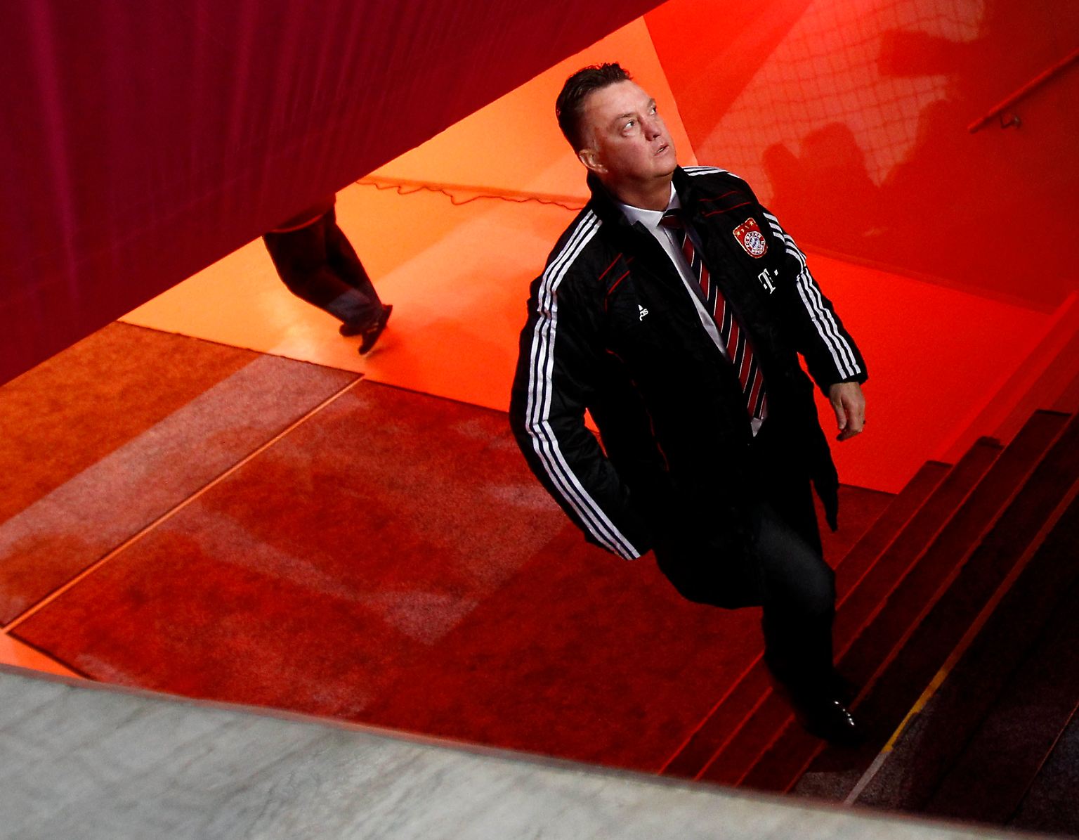 Titelverteidiger FC Bayern München und Coach Louis van Gaal ...