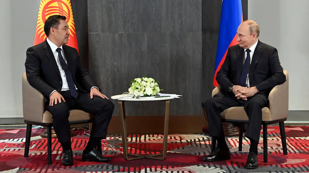 8babb9489f845f8bf0f3c19b23c4cb12