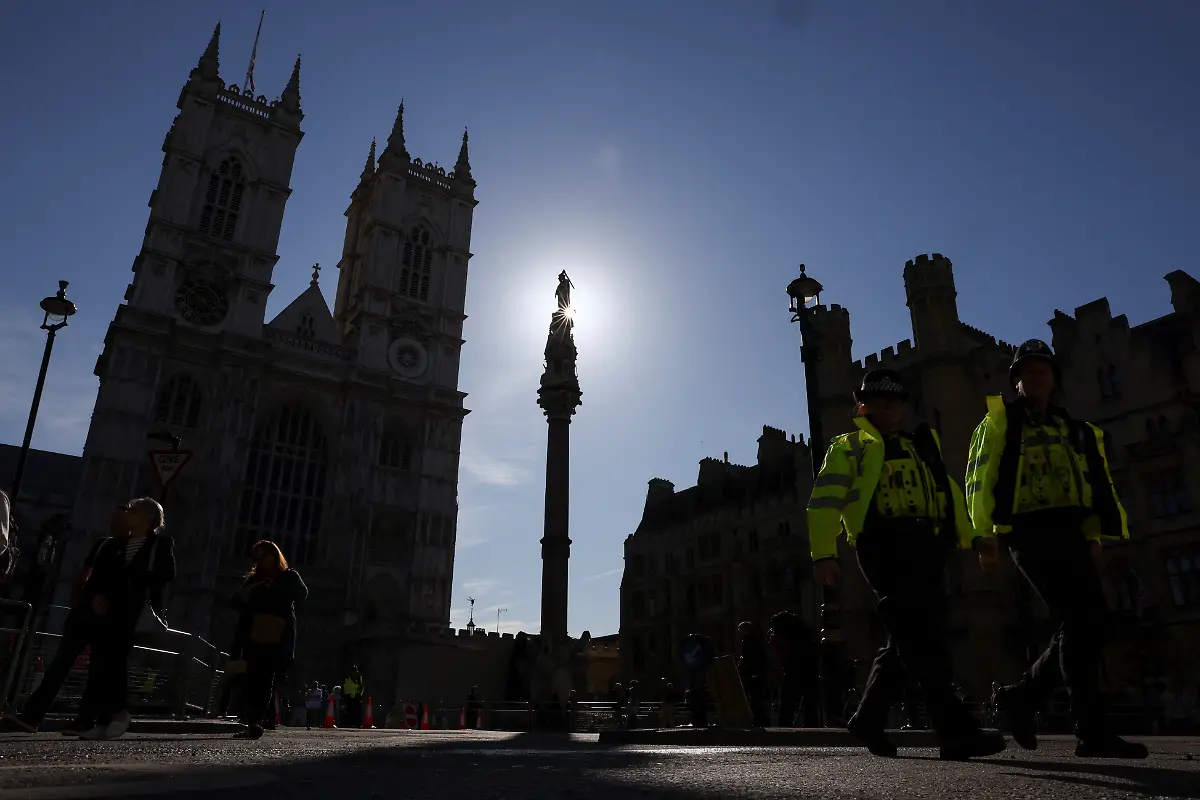 2022-09-17T090453Z-2007899769-RC2WIW9NWEGO-RTRMADP-3-BRITAIN-ROYALS-QUEEN