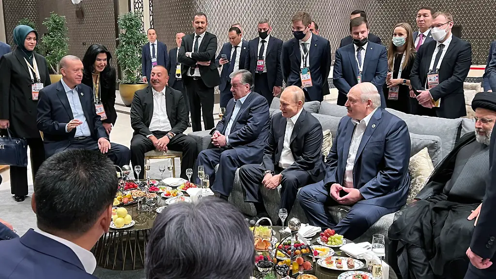 2341e20597a9bf1054f5b3b7bb2ce194