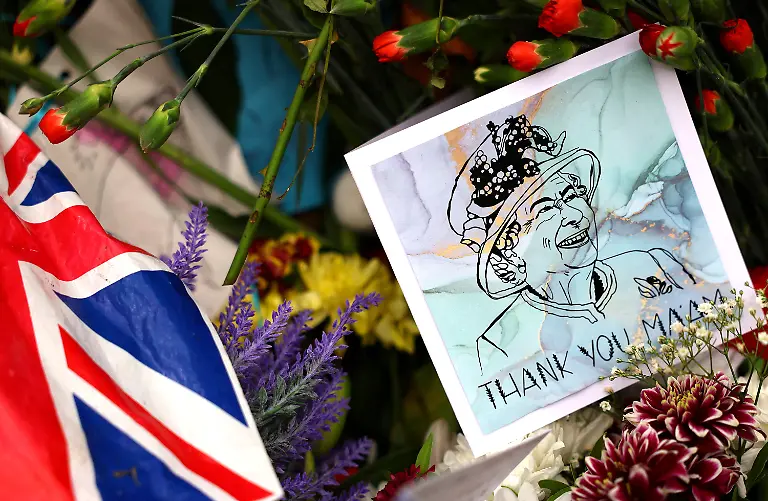 2022-09-15T171815Z-1823784629-RC2PHW9C1HMY-RTRMADP-3-BRITAIN-ROYALS-QUEEN