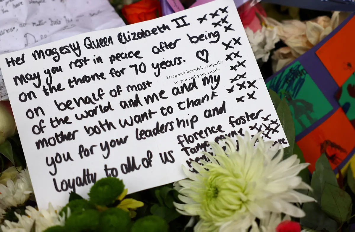 2022-09-15T163442Z-1233737852-RC2PHW95YT2W-RTRMADP-3-BRITAIN-ROYALS-QUEEN